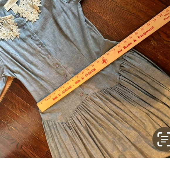 ✨GUNNE SAX Vtg 80’s Chambray Blue White Lace Bib Trim Puff Sleeve Prairie Dress - Picture 10 of 15